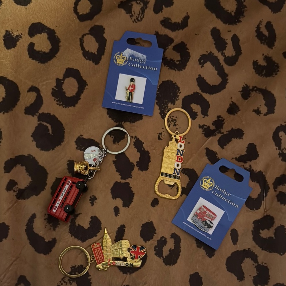 London Souvenir Keychains and Pins Set